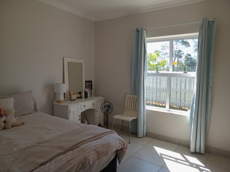 To Let 3 Bedroom Property for Rent in Kraaibosch Western Cape